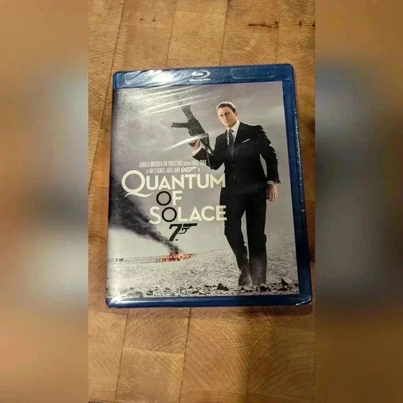 007 Quantum Of Solace Blu-ray (New) - Picture 1 of 3